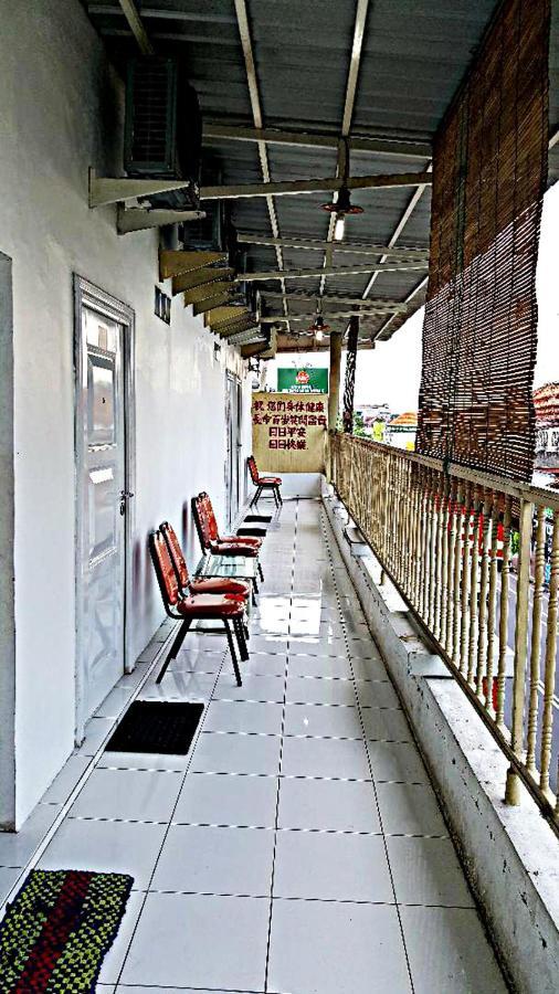 Mitra Hotel Γιογκιακάρτα Εξωτερικό φωτογραφία